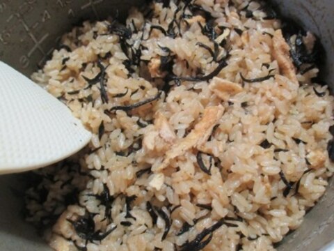 超簡単 【ひじき炊き込みご飯】